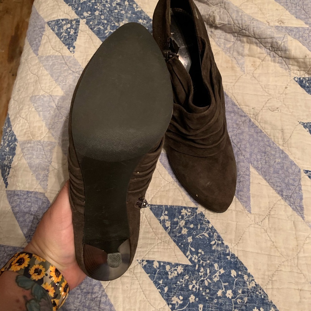 Heels - Picture 3 of 4